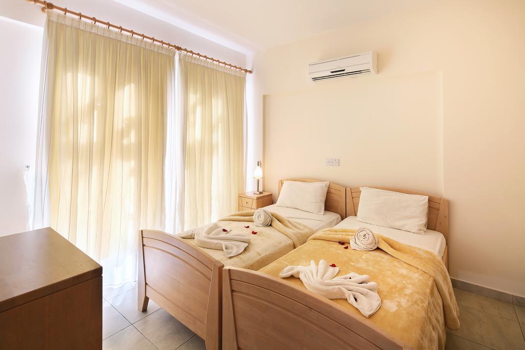Apartamento Adamou Gardens Paphos Exterior foto