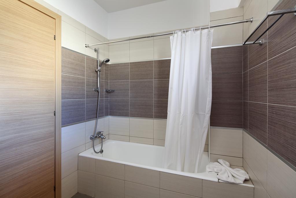 Apartamento Adamou Gardens Paphos Exterior foto