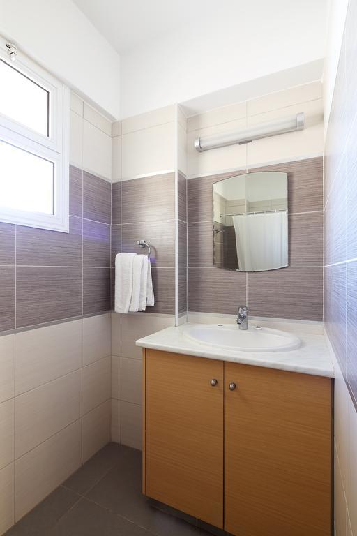 Apartamento Adamou Gardens Paphos Exterior foto