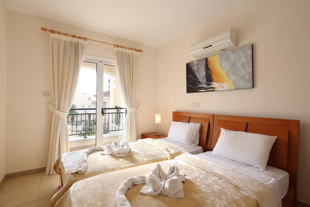 Apartamento Adamou Gardens Paphos Exterior foto