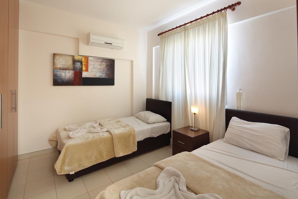 Apartamento Adamou Gardens Paphos Exterior foto