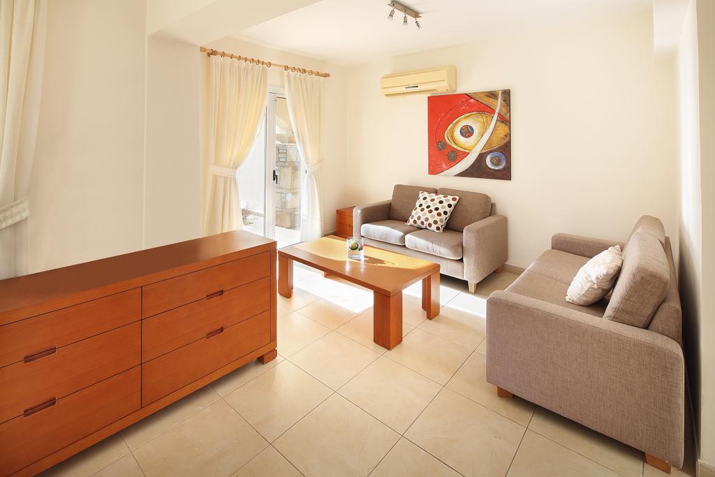 Apartamento Adamou Gardens Paphos Exterior foto